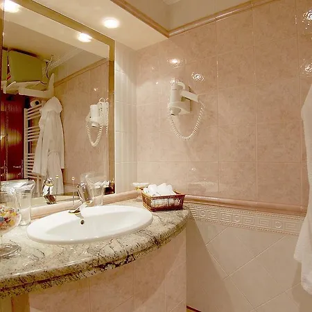 мираж Отель 4*